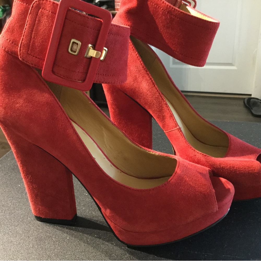Nine West ankle strap heels size 7.5